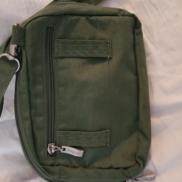 Baggallini triple zip - Picture 2 of 4